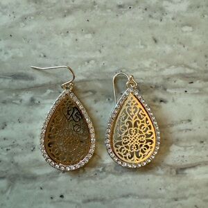 Elegant Gold Teardrop Earrings